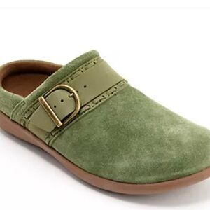 REVITALIGN Green Suede Mules with Gold Buckle Preowned Great Condition Size 7